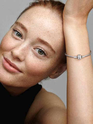 Pandora Moments ormkedjearmband med cylinderformat lås